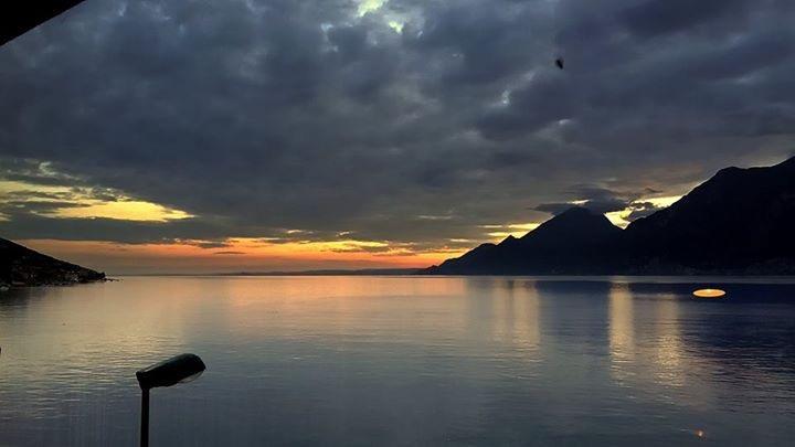 Piccolo Hotel Direkt Am See Brenzone sul Garda Exterior foto