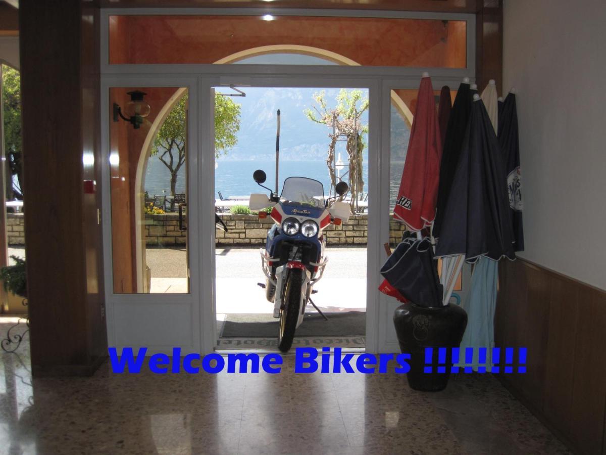 Piccolo Hotel Direkt Am See Brenzone sul Garda Exterior foto